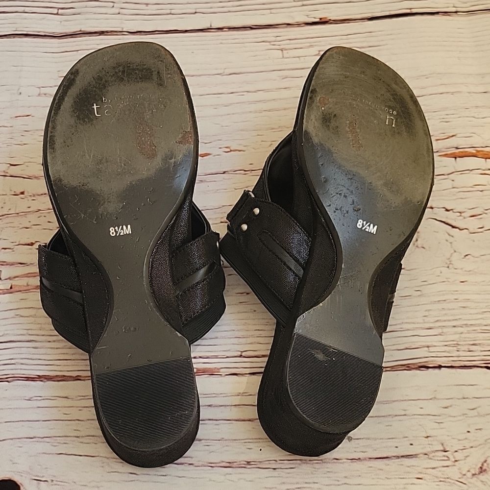 TARYN ROSE Black Thongs Size 8.5 - Picture 6 of 7